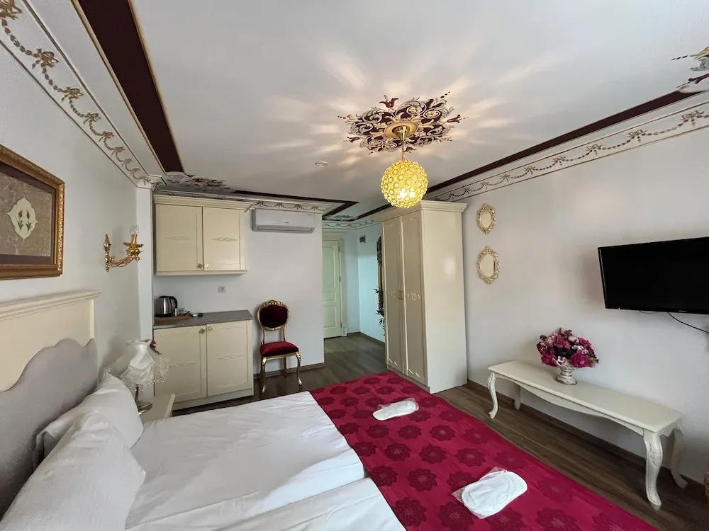 Standard Tek Büyük Yataklı Oda