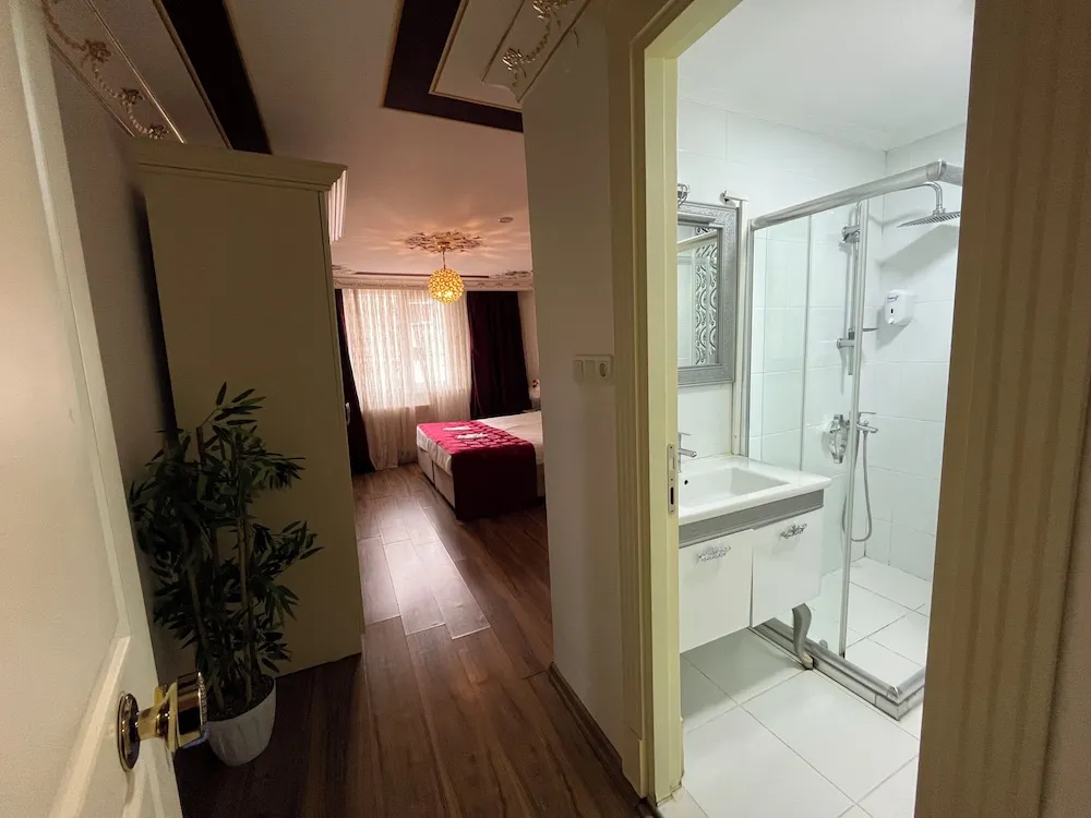 Standard Tek Büyük Yataklı Oda