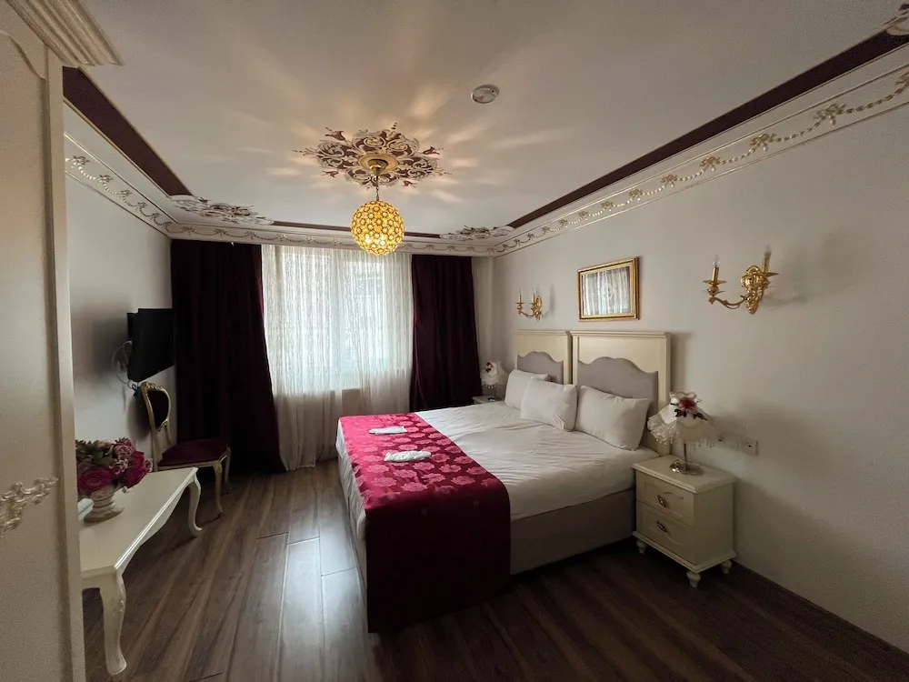 Standard Tek Büyük Yataklı Oda