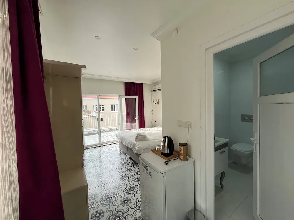 City Tek Büyük Yataklı Oda