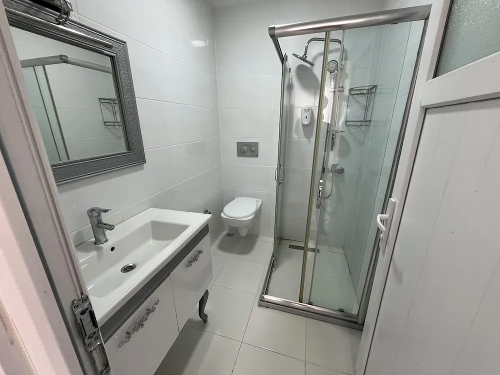 City Tek Büyük Yataklı Oda