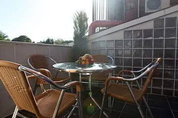Noi Suites