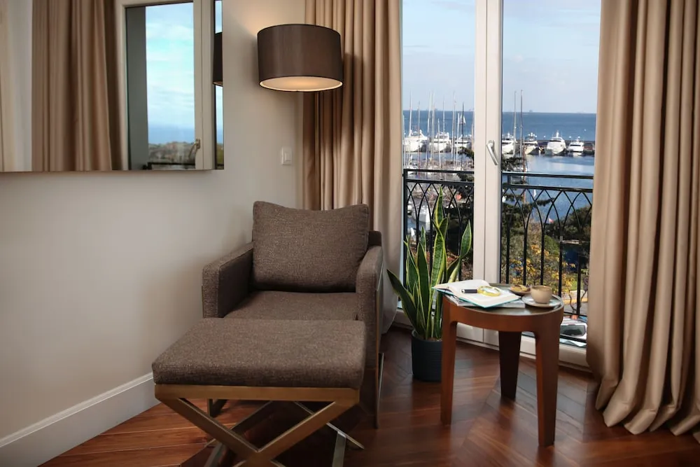 Marina Deluxe Room