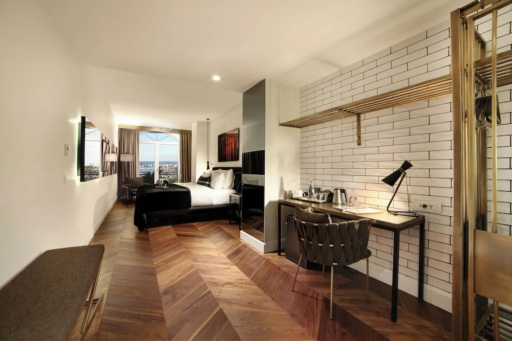 Marina Deluxe Room