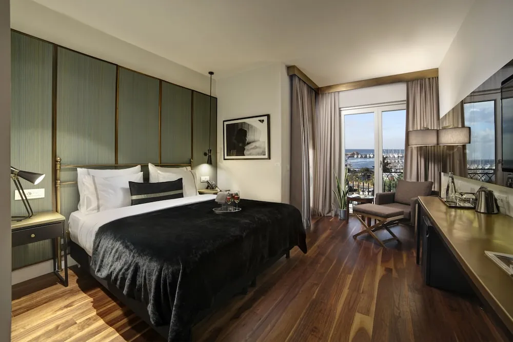 Marina Suite