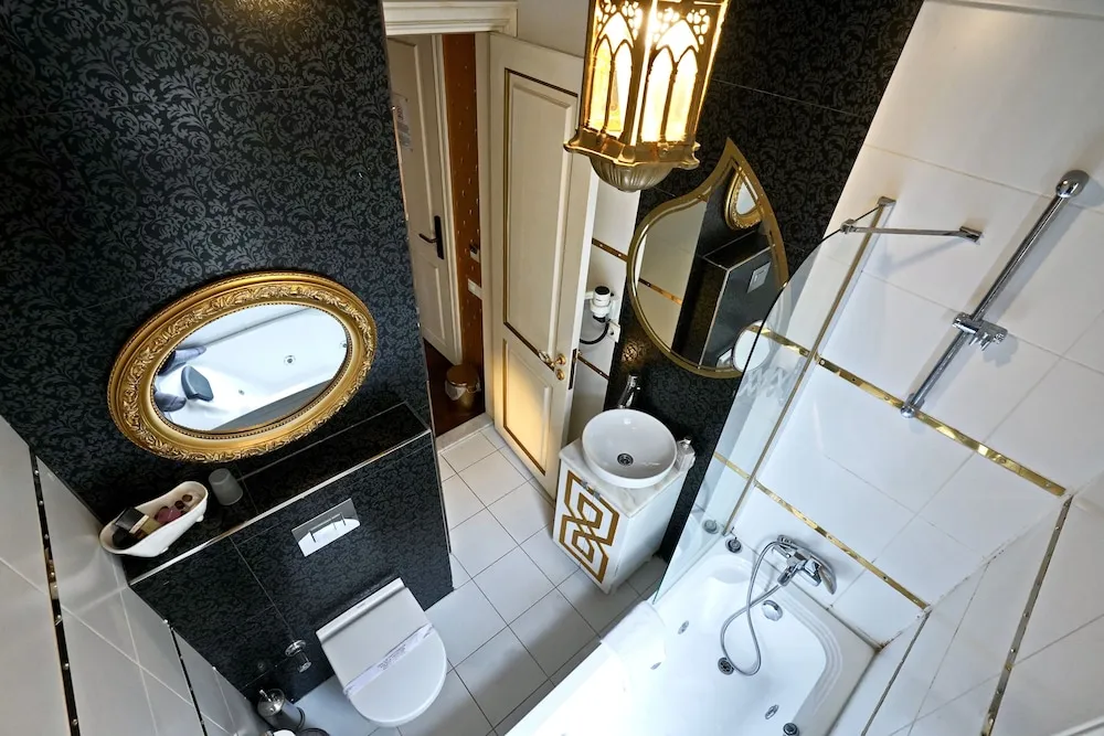 Deluxe Üç Kişilik Oda