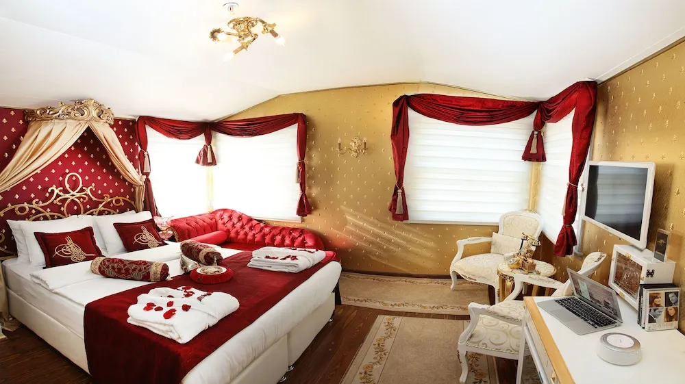 Luxury Suite with Jacuzzi ( Honeymoon Package )