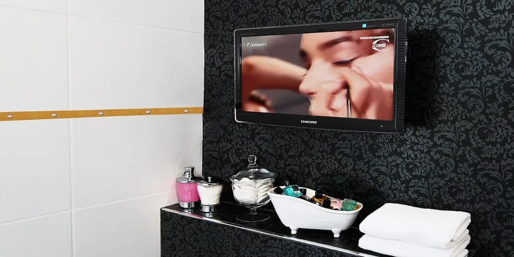 Luxury Suite with Jacuzzi ( Honeymoon Package )