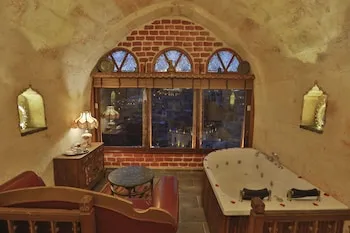 Casia Cave Suites