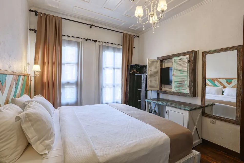 Deluxe Tek Büyük Yataklı Oda