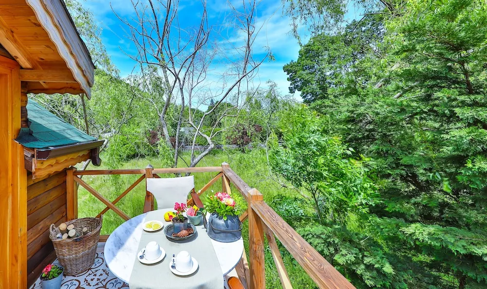 Bungalow with Balcony-King Fisher