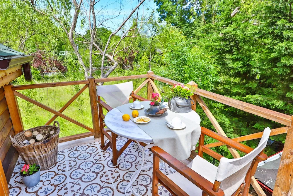 Bungalow with Balcony-King Fisher