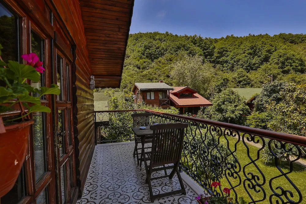 Bungalow with Balcony-Luna
