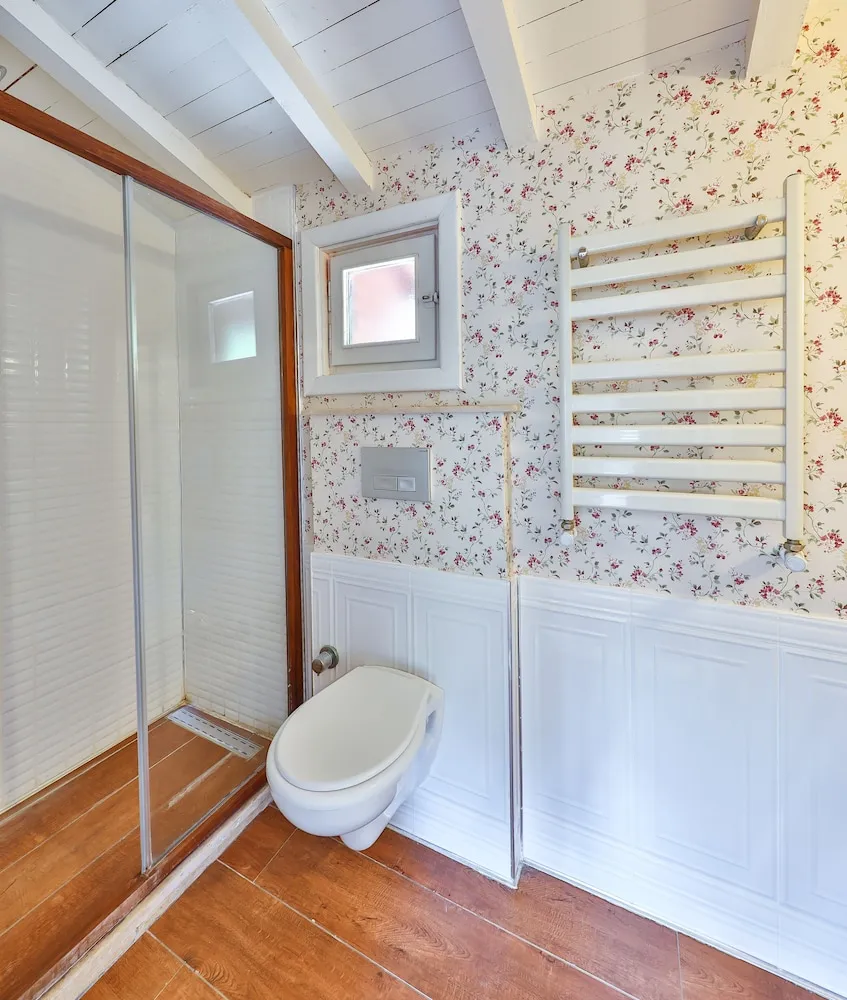 Robin's Nest Suite