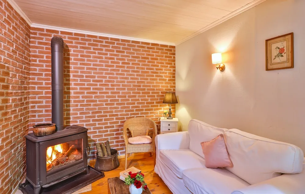 Robin's Nest Suite