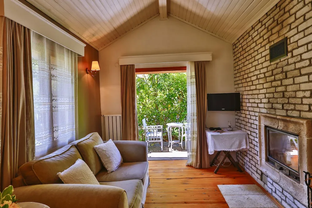 Riversong Suite
