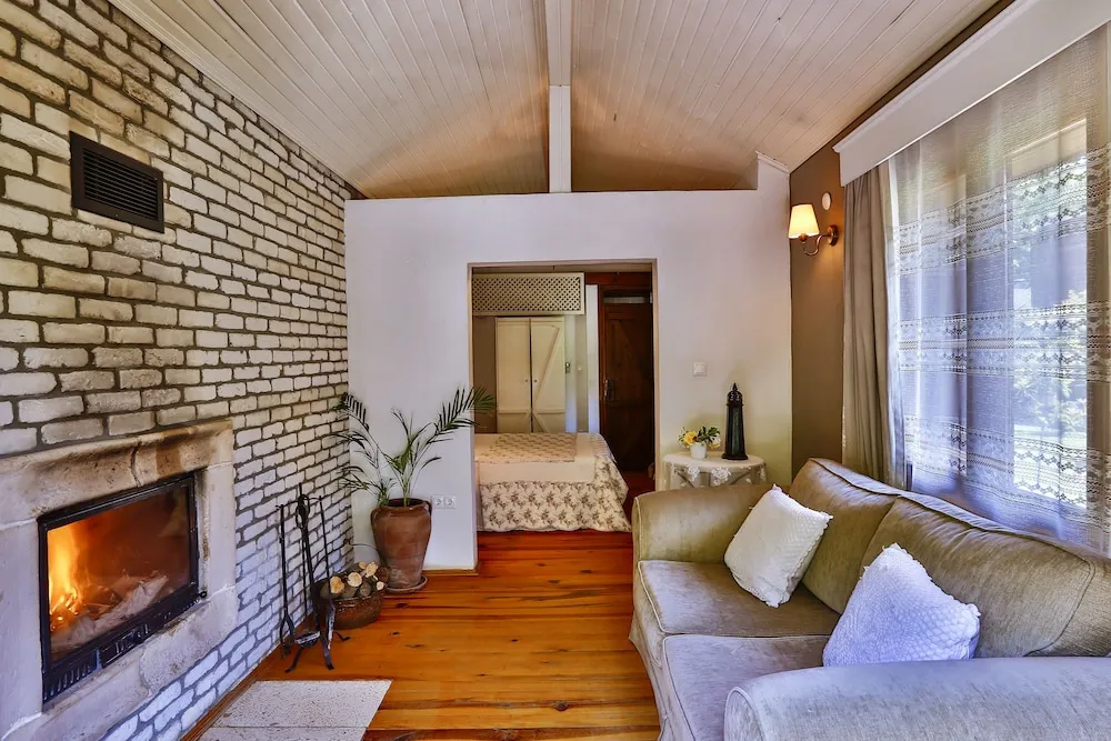Riversong Suite