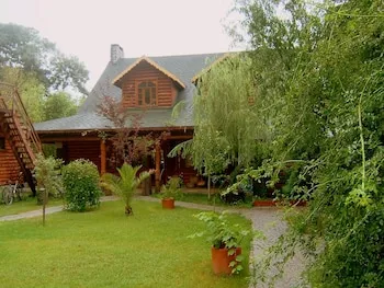 Tranquilla River Lodge - Adults Only