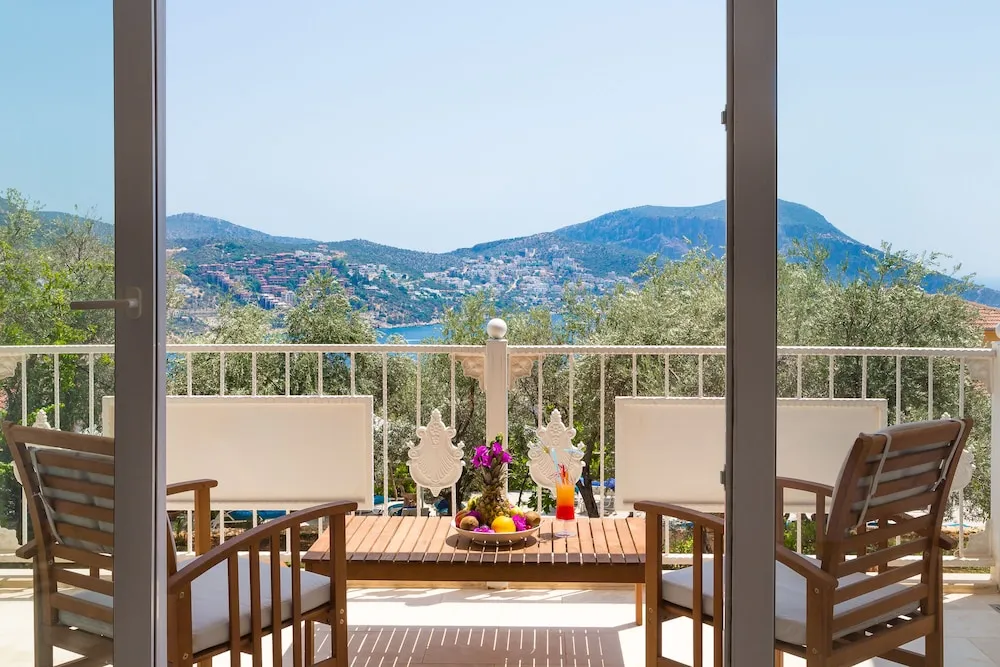 Deluxe Oda, Balkon, Deniz Manzaralı