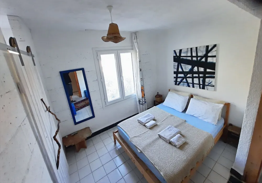 Design Tek Büyük Yataklı Oda, 1 Çift Kişilik Yatak, Tepe Manzaralı, Plaj Kenarı
