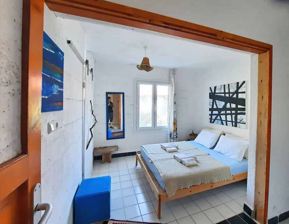 Design Tek Büyük Yataklı Oda, 1 Çift Kişilik Yatak, Tepe Manzaralı, Plaj Kenarı