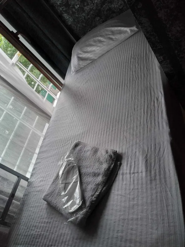 Economy Oda, Sadece erkekler için, Zemin Kat