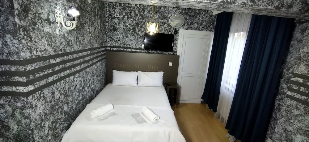 Standard Tek Büyük Yataklı Oda