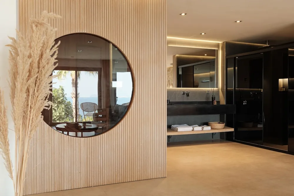 Aqua Suite with Private Pool and Sauna