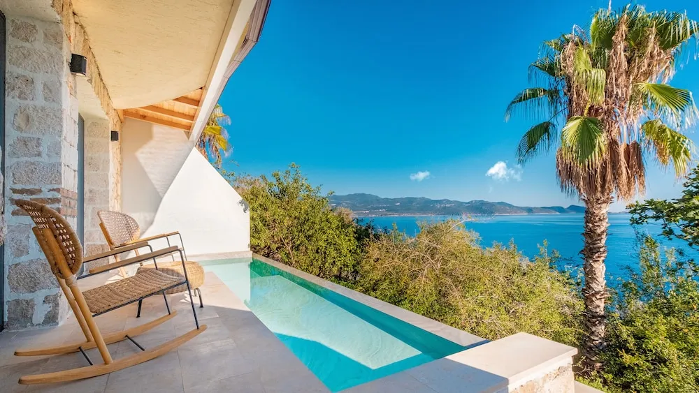 Aqua Suite with Private Pool and Sauna