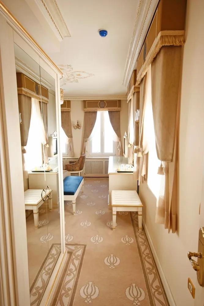 One Bedroom Suite Sea View