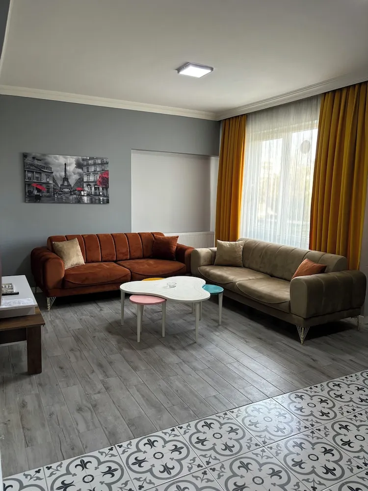 Apart Daire, Bahçe Manzaralı