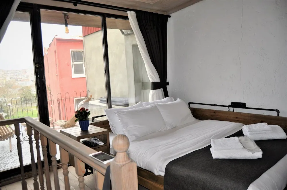 Rooftop Balat Rooms & Apartments Turkuaz Olive