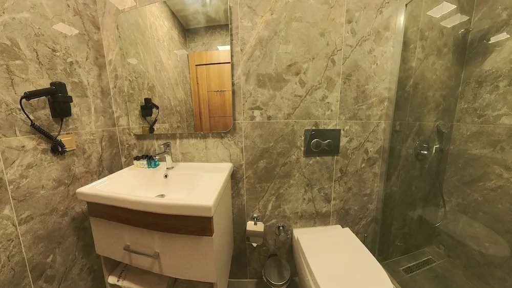 Deluxe Çift Kişilik Oda Havuz Manzaralı