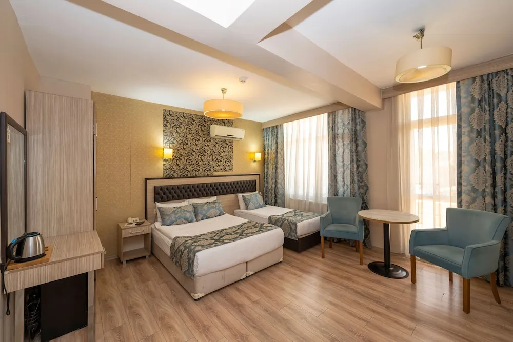 Deluxe Triple Room