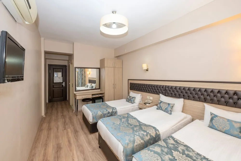 Deluxe Triple Room