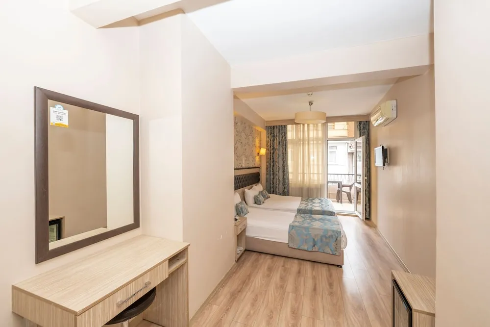 Deluxe Triple Room