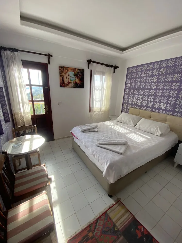 Luxury Tek Büyük Yataklı Oda, 1 En Büyük (King) Boy Yatak, Balkon, Deniz Manzaralı