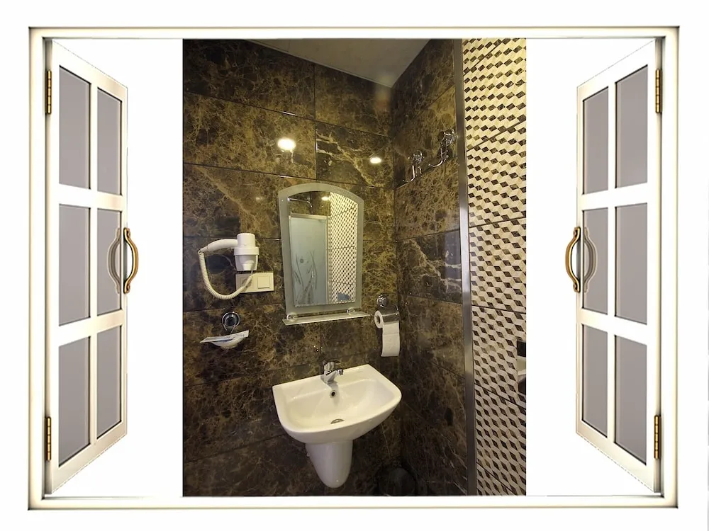 Economy Üç Kişilik Oda