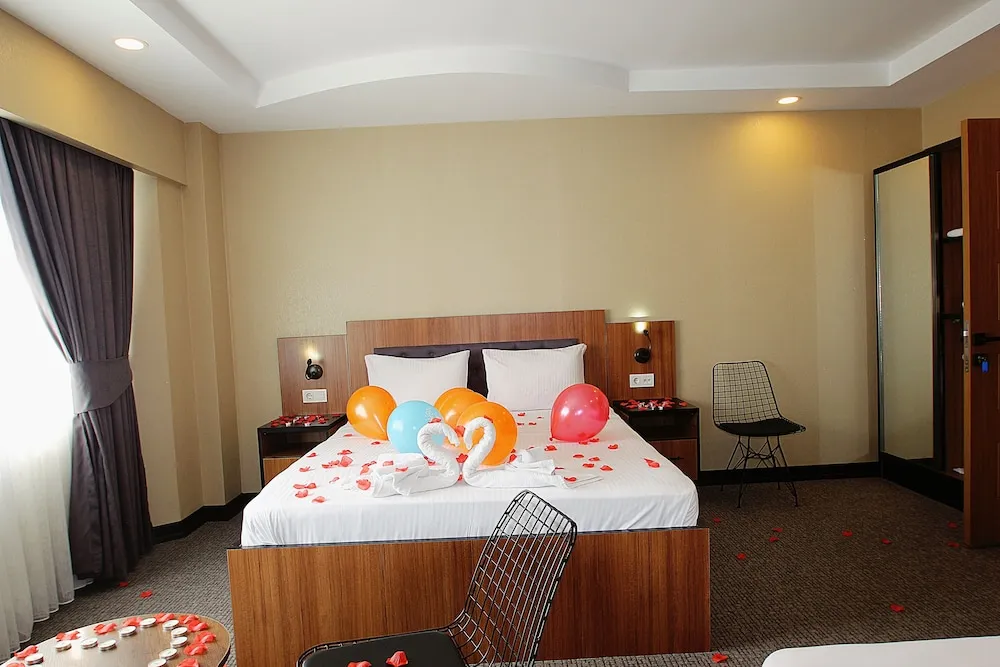 Deluxe Tek Büyük Yataklı Oda