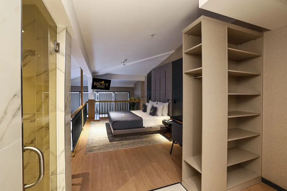 Superior Penthouse Room
