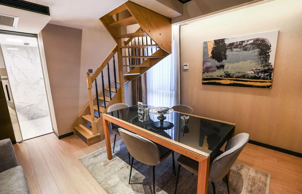 Penthouse Room