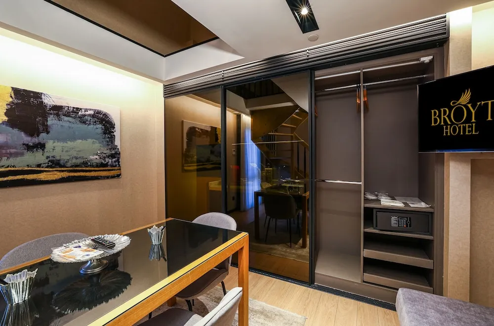Penthouse Room