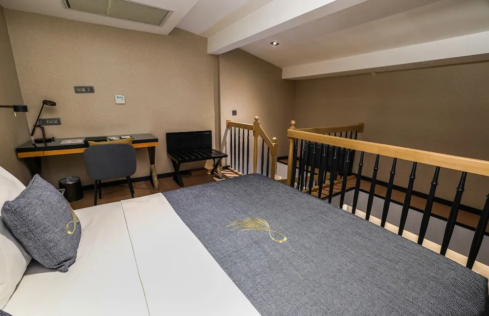 Penthouse Room