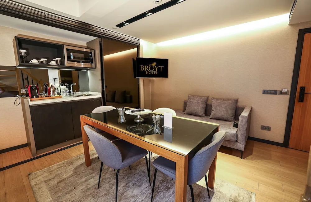 Penthouse Room