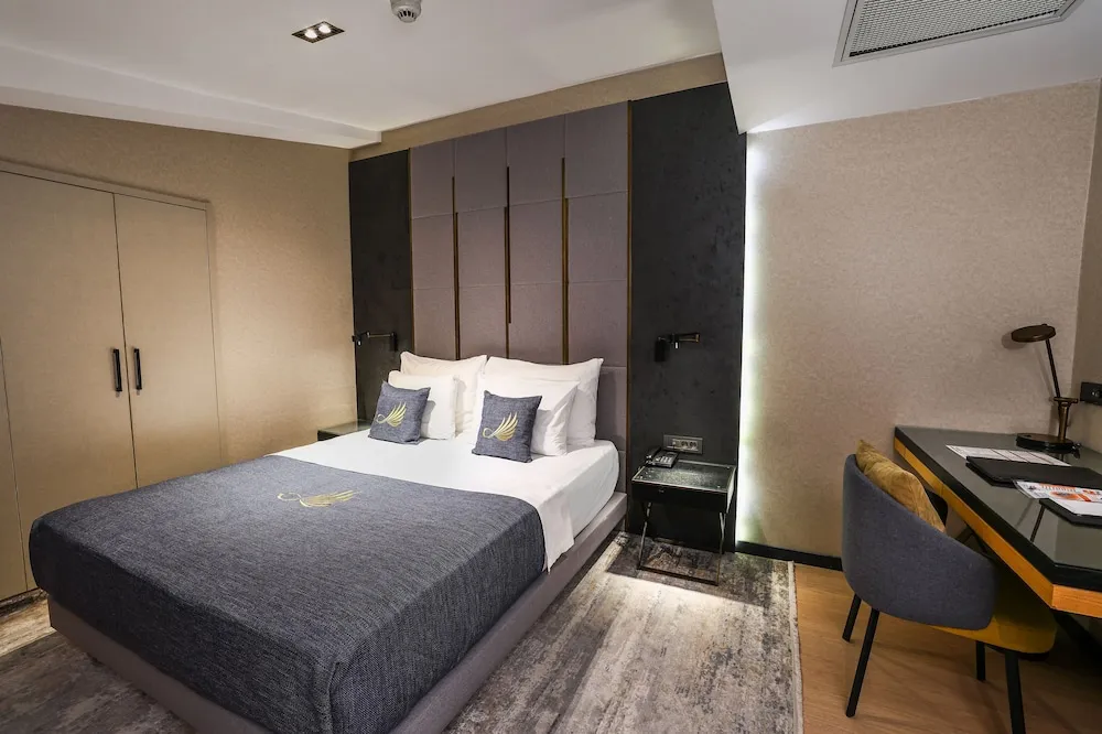 Penthouse Room
