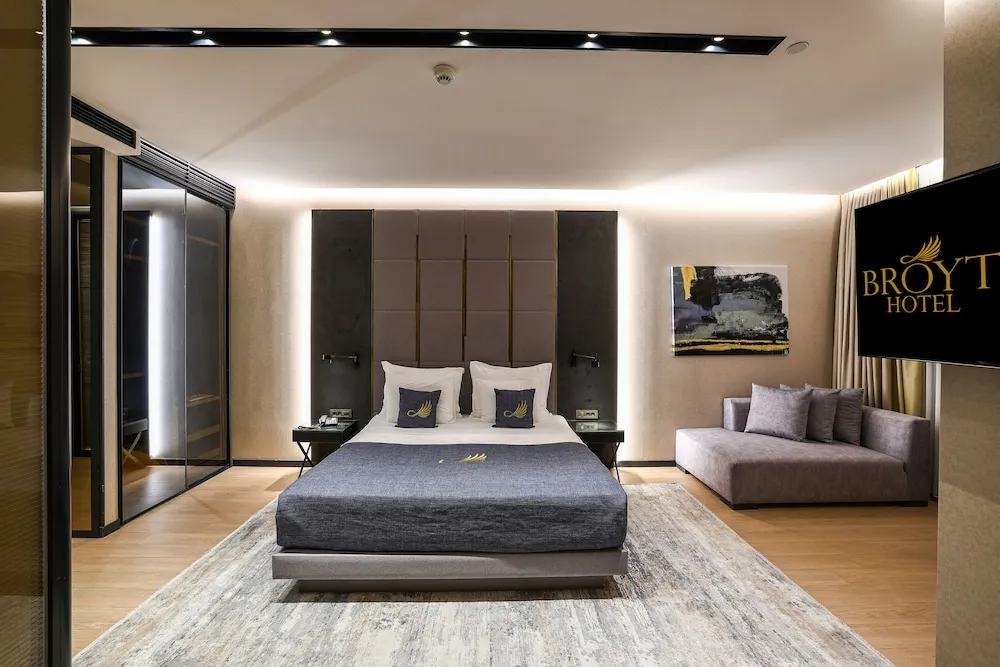 Superior Suite Room