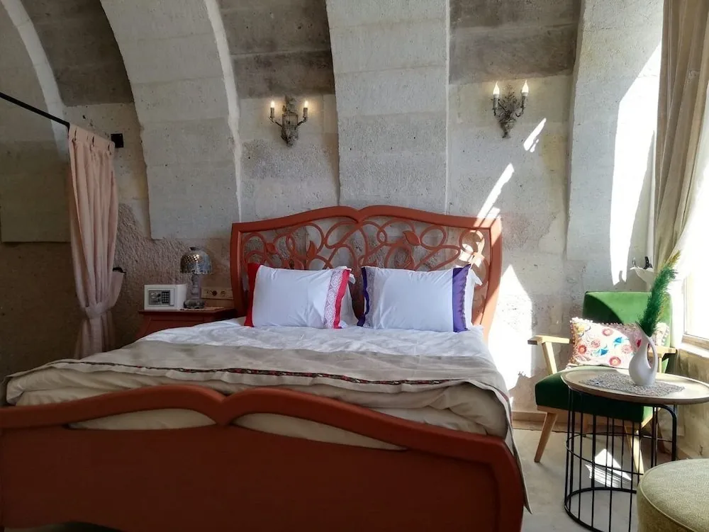 Comfort Tek Büyük Yataklı Oda