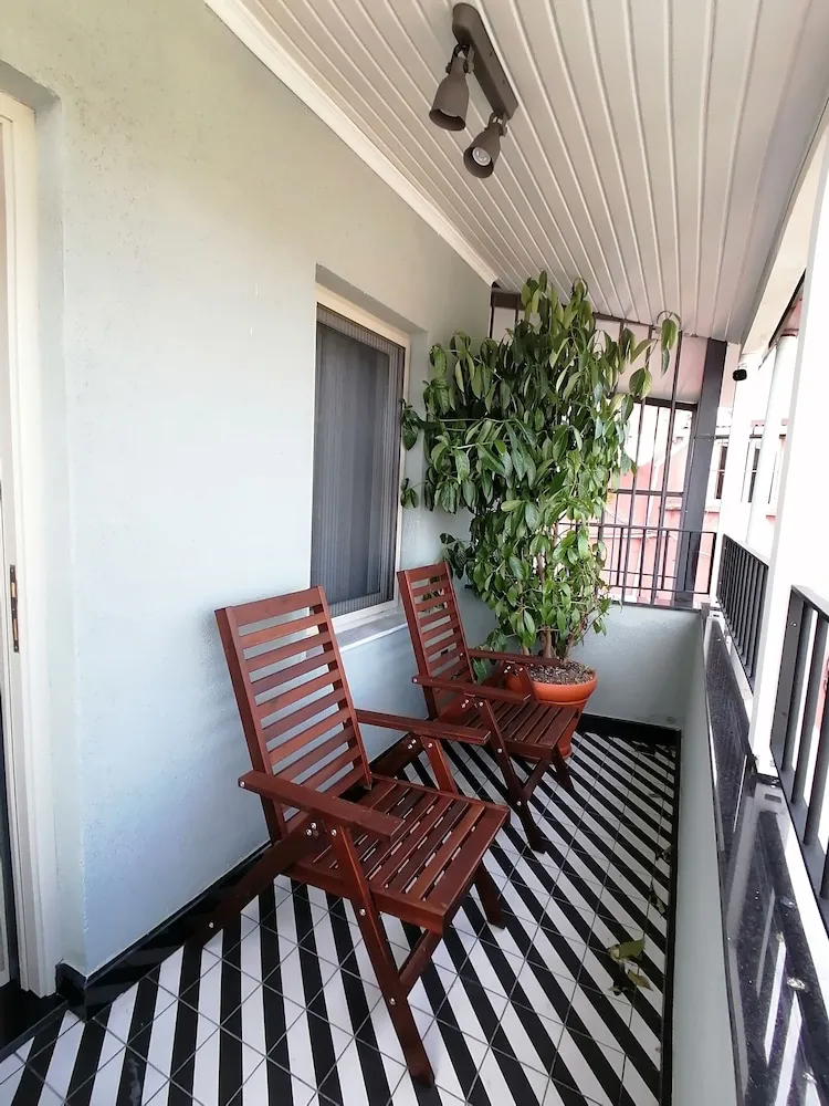 Deluxe Oda, Balkon, Kısmi Deniz Manzaralı