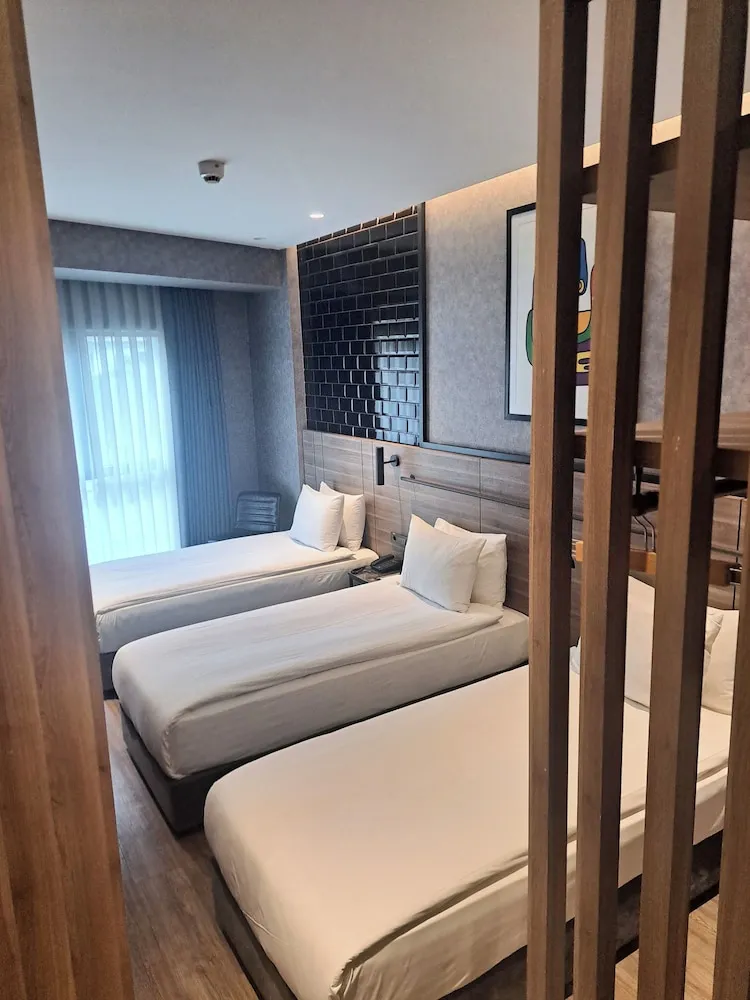 Deluxe Üç Kişilik Oda