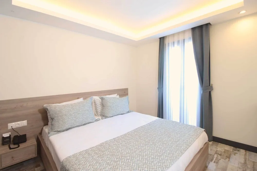 Standard Tek Büyük Yataklı Oda